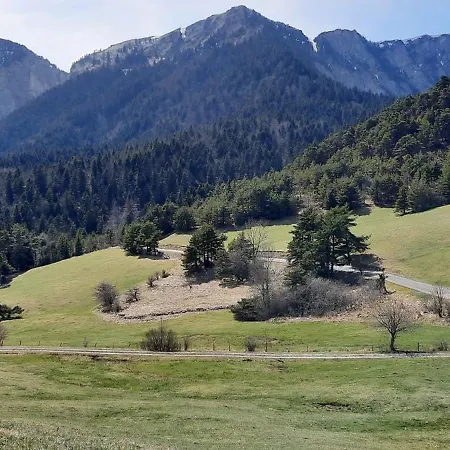 Les Vagabonds Du Mont Bed & Breakfast