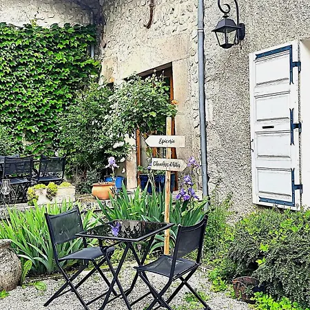 Les Vagabonds Du Mont Bed & Breakfast