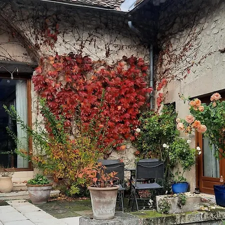 Les Vagabonds Du Mont Bed & Breakfast *