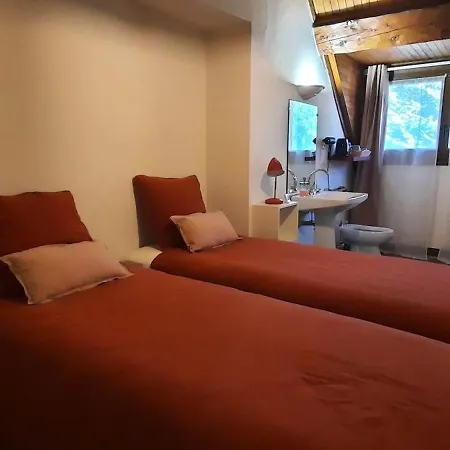 Les Vagabonds Du Mont Bed & Breakfast *
